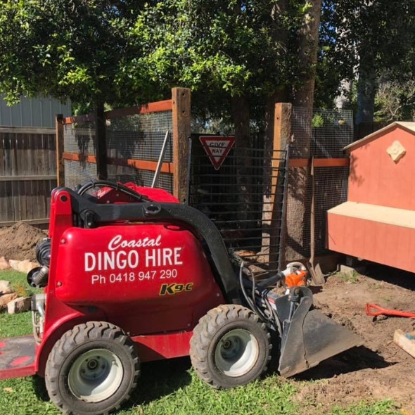 Coastal Dingo Hire - Digger